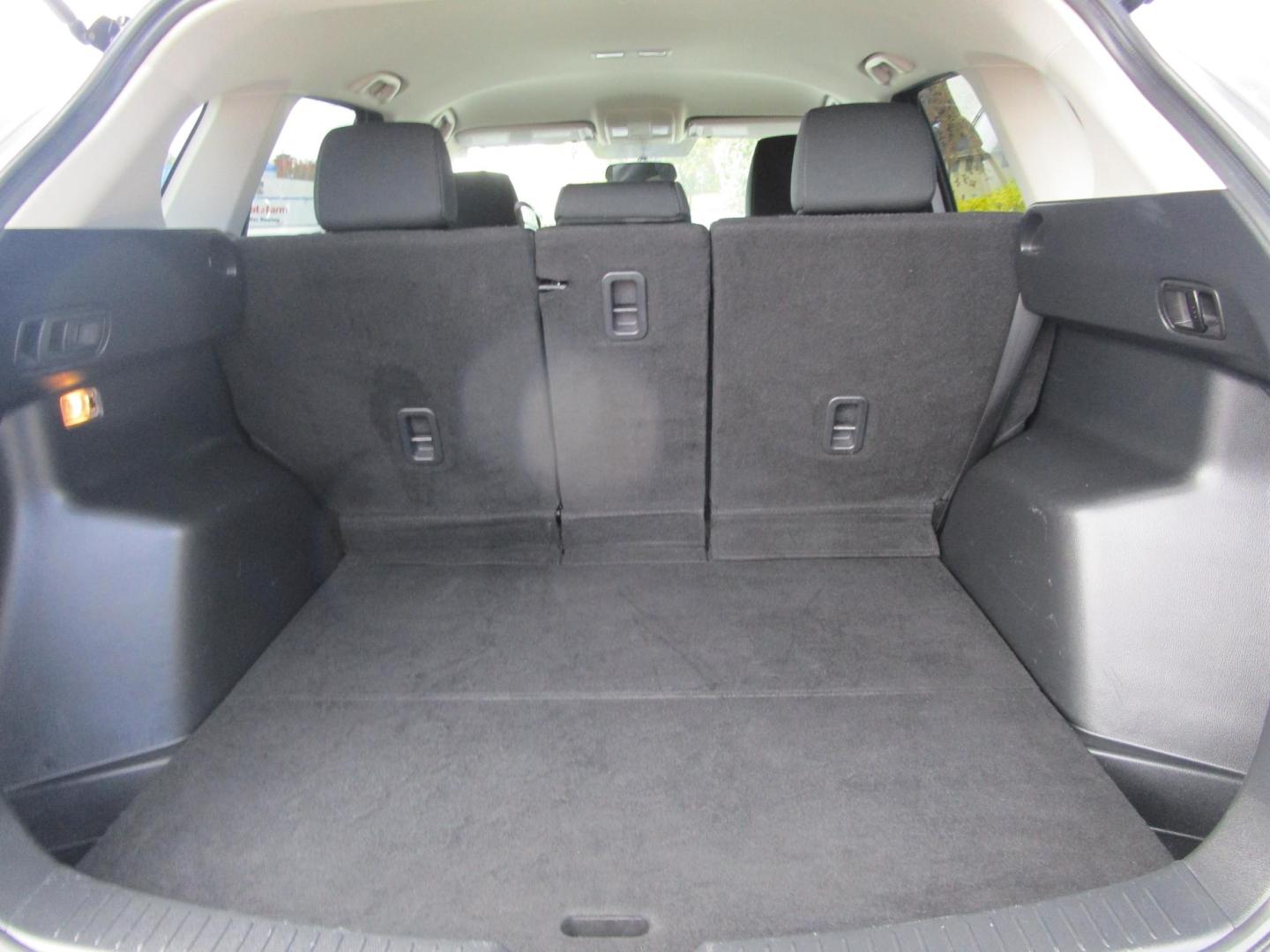 2014 SILVER /BLACK Mazda CX-5 Touring (JM3KE2CY8E0) with an 2.5L L4 DOHC 16V engine, 6-Speed Automatic transmission, located at 1814 Albert Pike Road, Hot Springs, AR, 71913, (501) 623-1717, 34.494228, -93.094070 - Photo#10