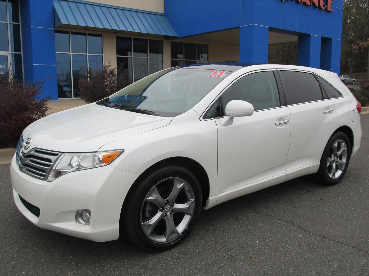 2011 WHITE /STONE LEATHER Toyota Venza FWD V6 (4T3ZK3BB8BU) with an 3.5L V6 DOHC 24V engine, 6-Speed Automatic transmission, located at 1814 Albert Pike Road, Hot Springs, AR, 71913, (501) 623-1717, 34.494228, -93.094070 - Photo#1