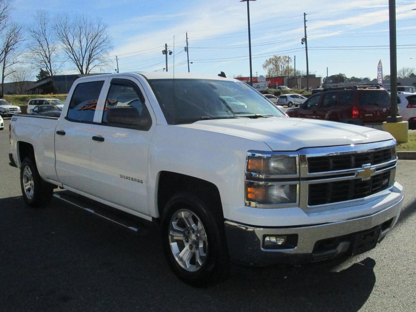 2014 WHITE Chevrolet Silverado 1500 1LT Crew Cab 2WD (3GCPCREC7EG) with an 4.8L V8 OHV 16V engine, 6-Speed Automatic transmission, located at 1814 Albert Pike Road, Hot Springs, AR, 71913, (501) 623-1717, 34.494228, -93.094070 - Photo#3