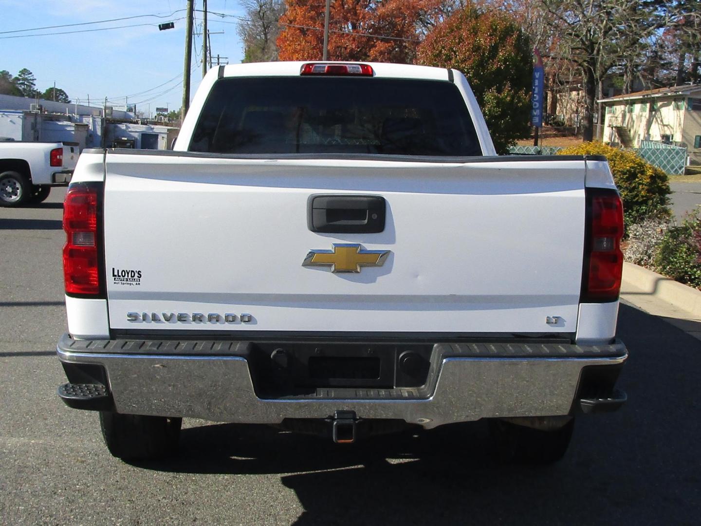 2014 WHITE Chevrolet Silverado 1500 1LT Crew Cab 2WD (3GCPCREC7EG) with an 4.8L V8 OHV 16V engine, 6-Speed Automatic transmission, located at 1814 Albert Pike Road, Hot Springs, AR, 71913, (501) 623-1717, 34.494228, -93.094070 - Photo#5