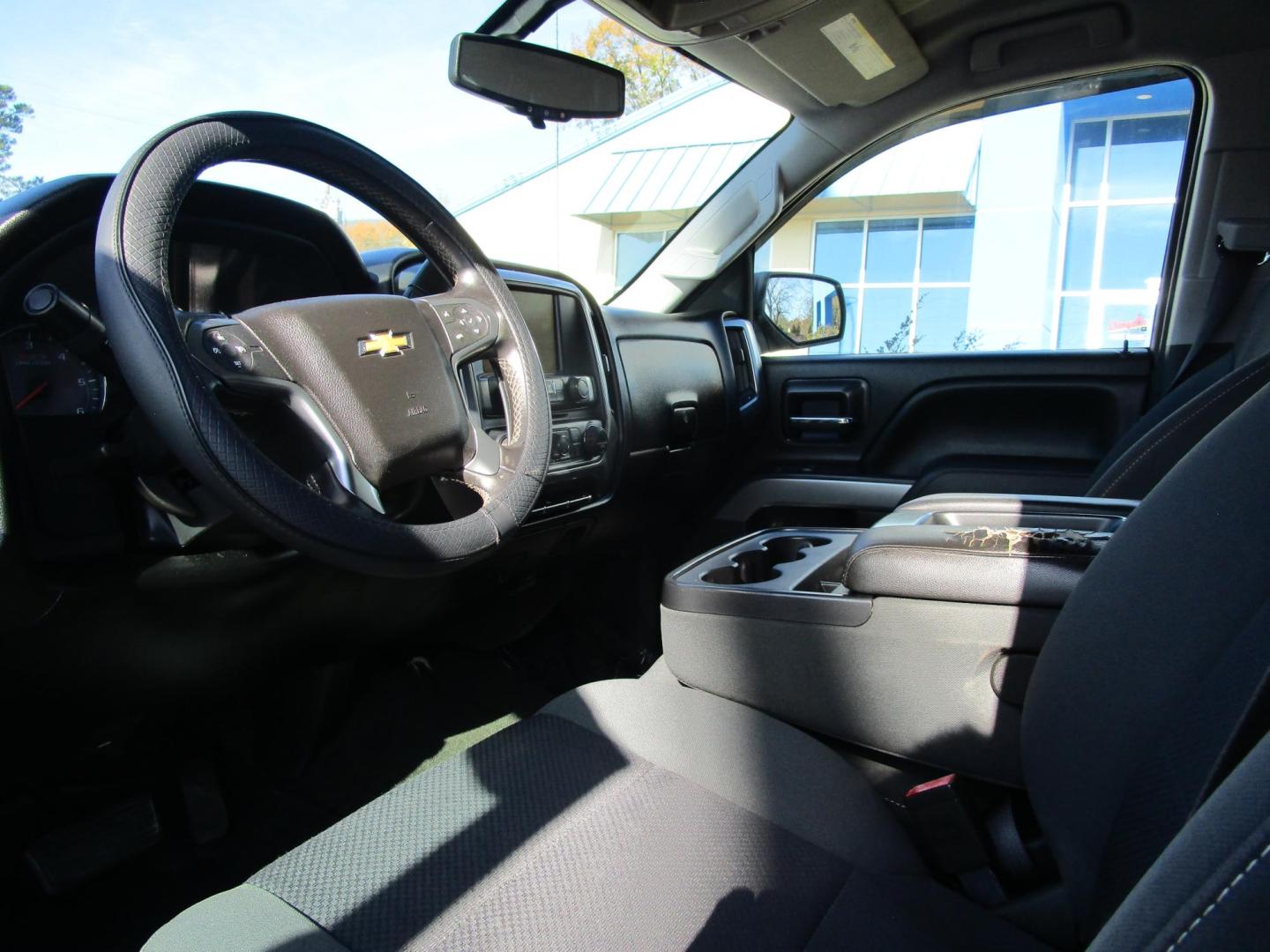 2014 WHITE Chevrolet Silverado 1500 1LT Crew Cab 2WD (3GCPCREC7EG) with an 4.8L V8 OHV 16V engine, 6-Speed Automatic transmission, located at 1814 Albert Pike Road, Hot Springs, AR, 71913, (501) 623-1717, 34.494228, -93.094070 - Photo#6