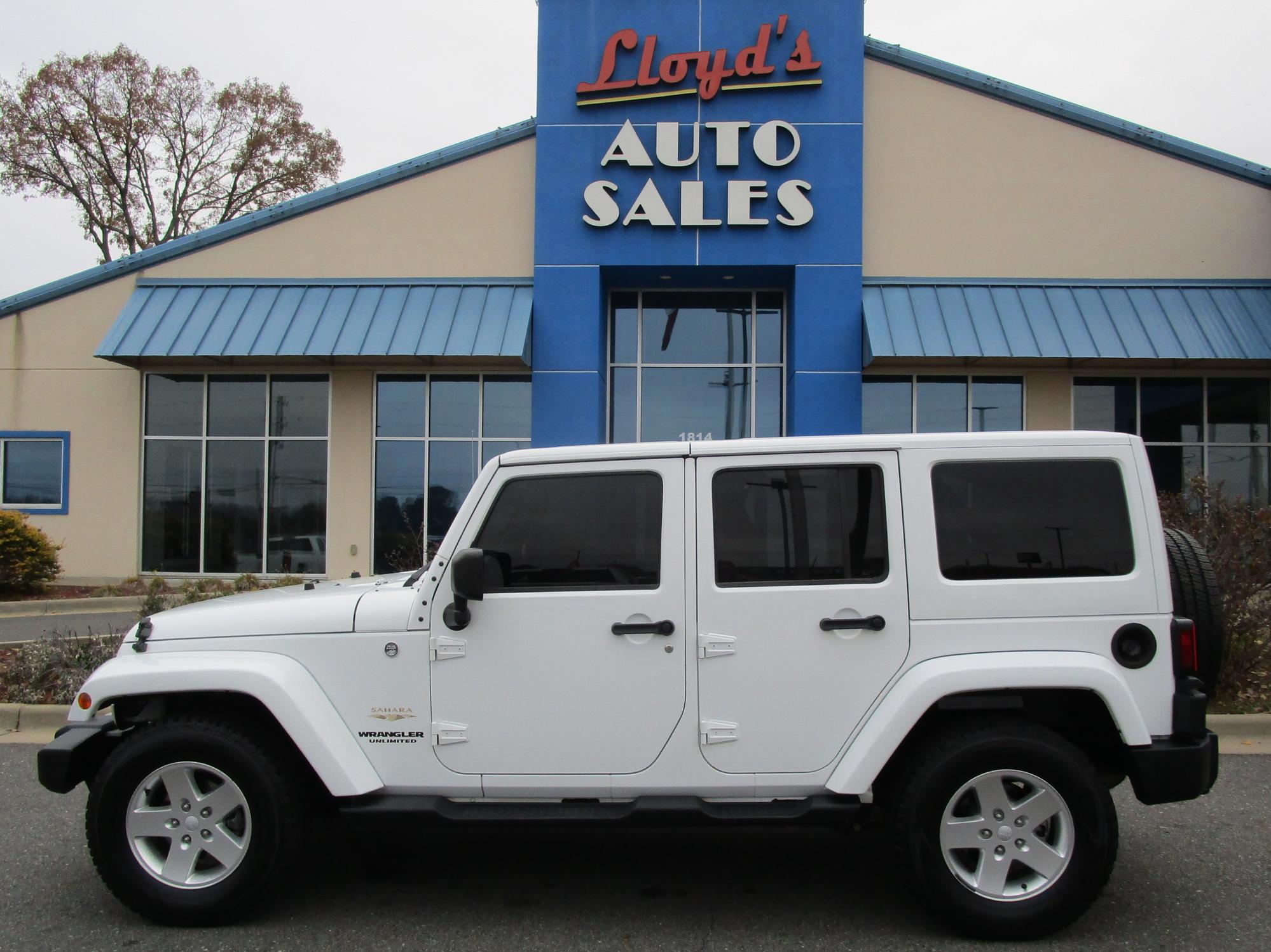 photo of 2013 Jeep Wrangler Unlimited Sahara 4WD