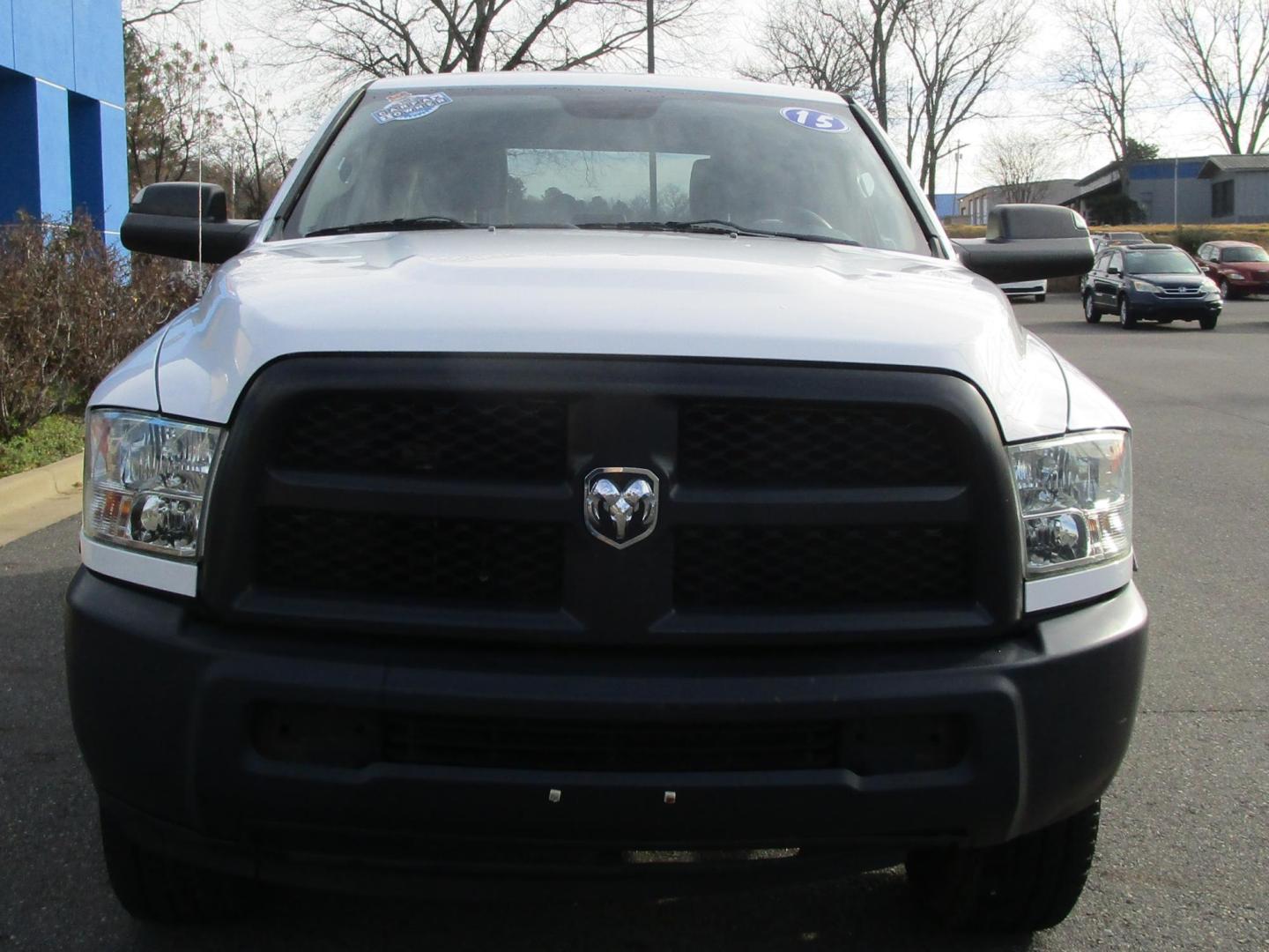 2015 WHITE RAM 2500 Tradesman Crew Cab SWB 4WD (3C6TR5CT2FG) with an 5.7L V8 OHV 16V engine, 6-Speed Automatic transmission, located at 1814 Albert Pike Road, Hot Springs, AR, 71913, (501) 623-1717, 34.494228, -93.094070 - Photo#2