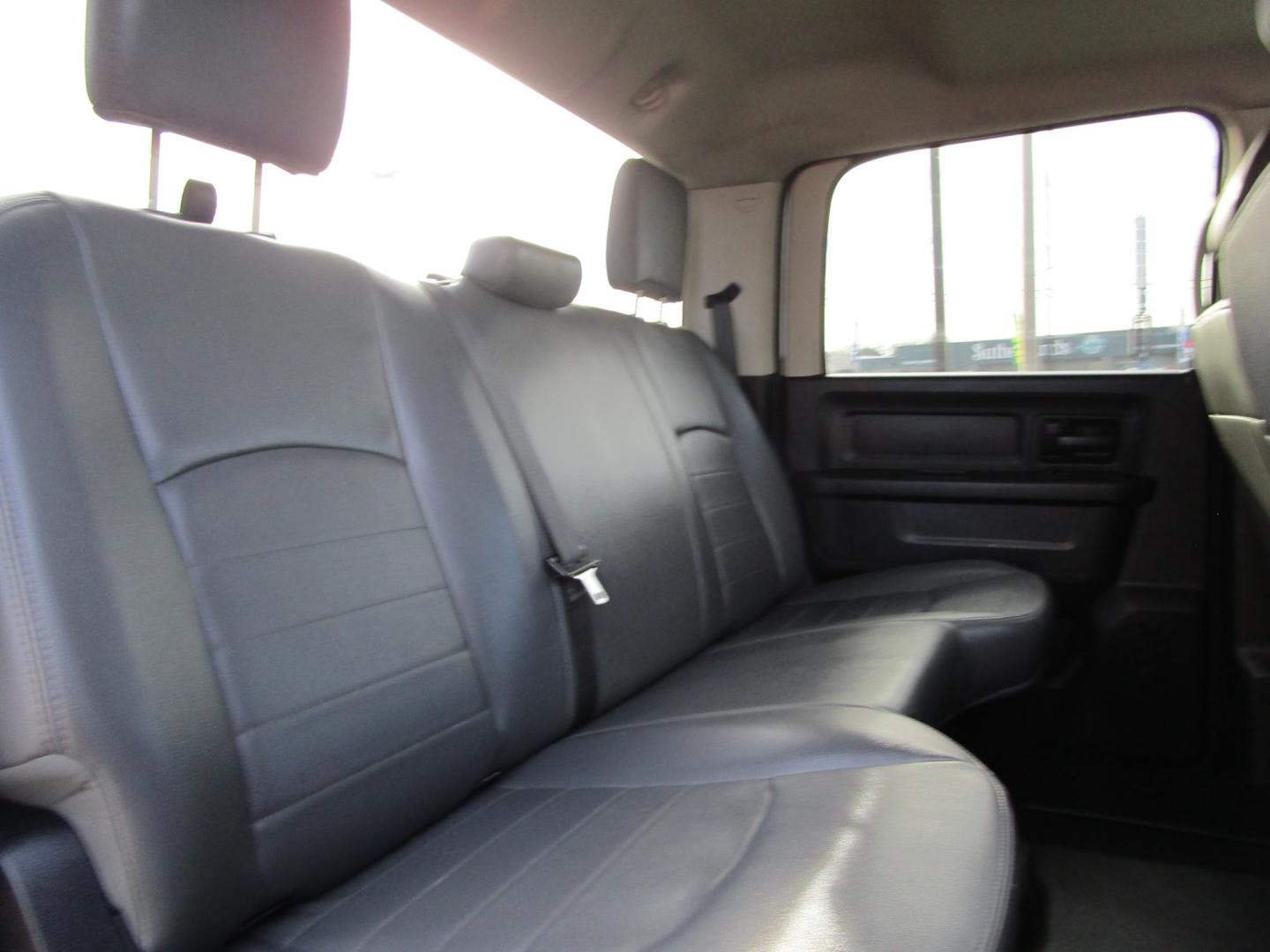 2015 WHITE RAM 2500 Tradesman Crew Cab SWB 4WD (3C6TR5CT2FG) with an 5.7L V8 OHV 16V engine, 6-Speed Automatic transmission, located at 1814 Albert Pike Road, Hot Springs, AR, 71913, (501) 623-1717, 34.494228, -93.094070 - Photo#8