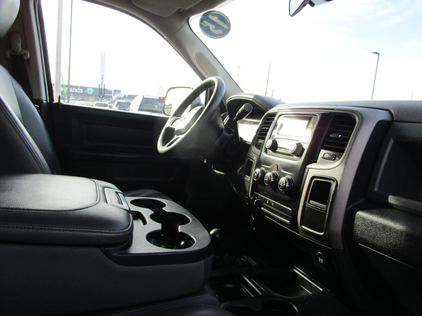 2015 WHITE RAM 2500 Tradesman Crew Cab SWB 4WD (3C6TR5CT2FG) with an 5.7L V8 OHV 16V engine, 6-Speed Automatic transmission, located at 1814 Albert Pike Road, Hot Springs, AR, 71913, (501) 623-1717, 34.494228, -93.094070 - Photo#9