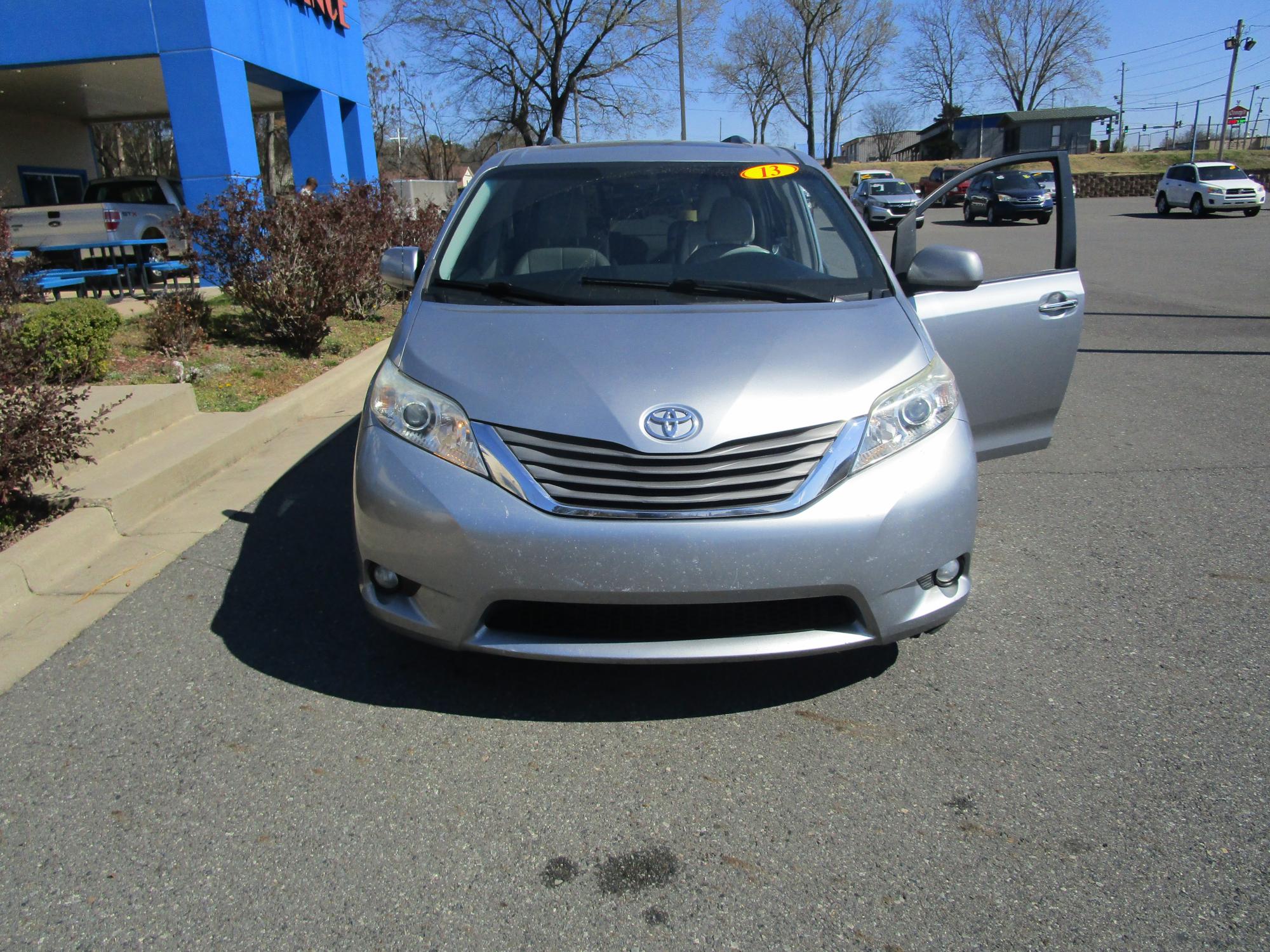 photo of 2013 Toyota Sienna