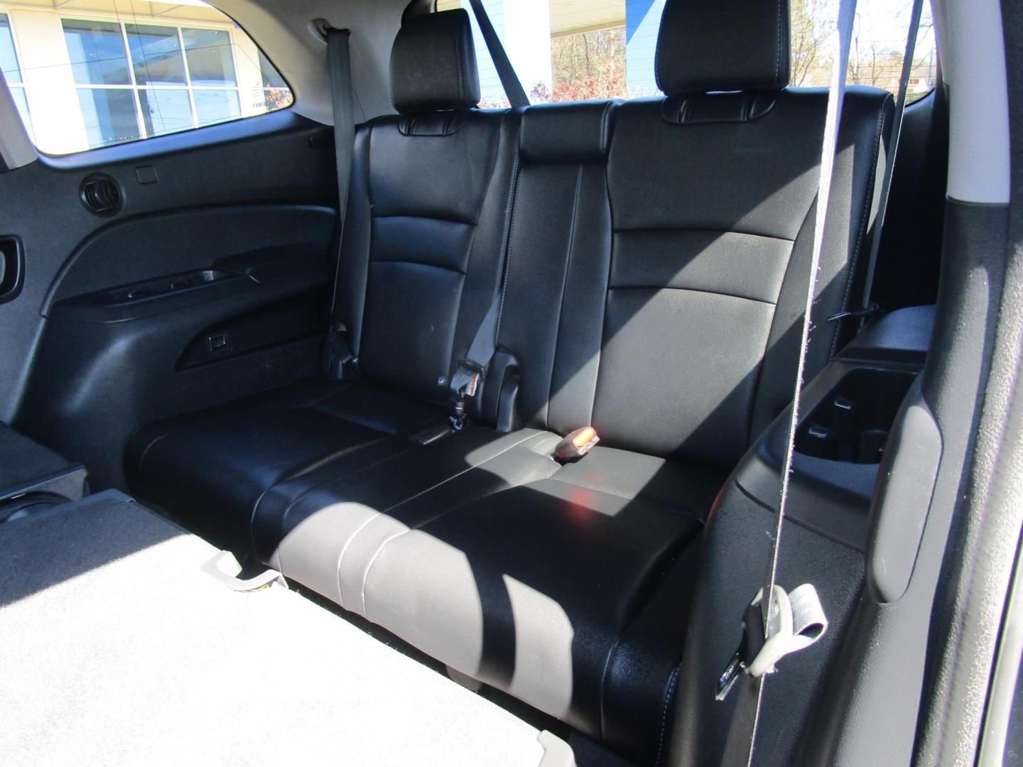 2016 BLACK /Black / Leather Honda Pilot EXL 4WD (5FNYF6H53GB) with an 3.5L V6 SOHC 24V engine, 6-Speed Automatic transmission, located at 1814 Albert Pike Road, Hot Springs, AR, 71913, (501) 623-1717, 34.494228, -93.094070 - Photo#5