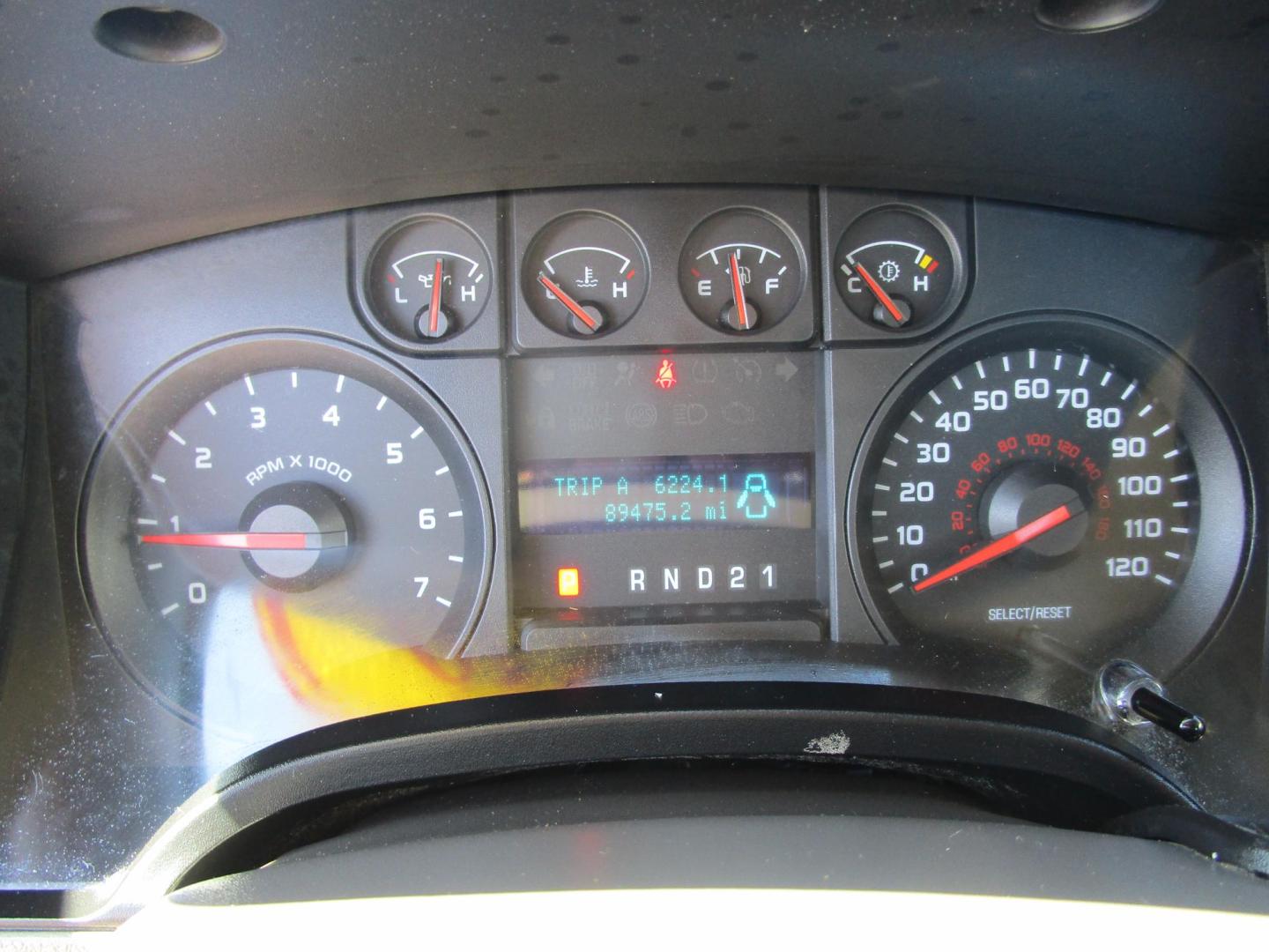 2010 SILVER Ford F-150 STX 6.5-ft. Bed 2WD (1FTMF1CW6AK) with an 4.6L V8 SOHC 24V engine, 4-Speed Automatic transmission, located at 1814 Albert Pike Road, Hot Springs, AR, 71913, (501) 623-1717, 34.494228, -93.094070 - Photo#6