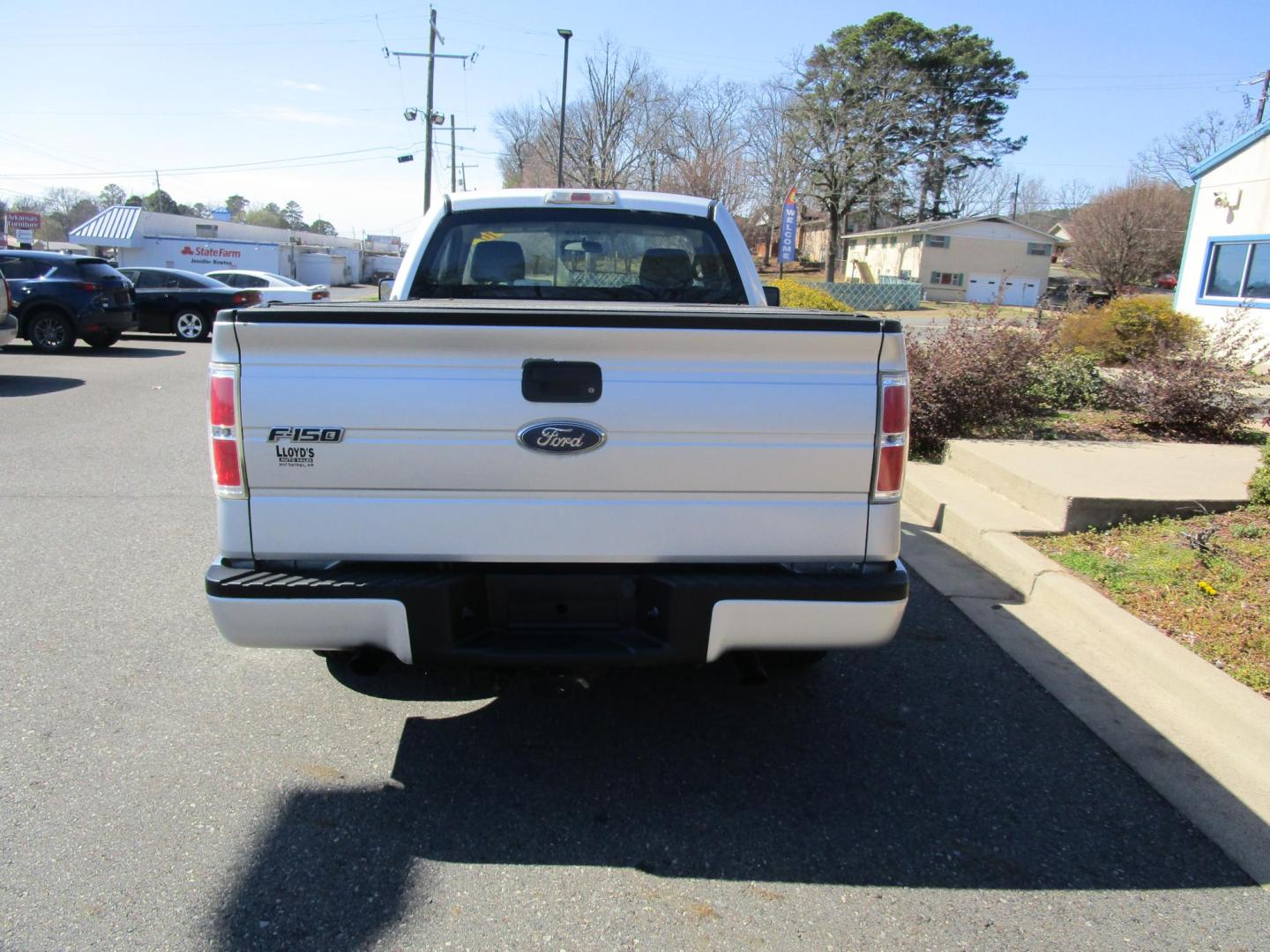 2010 SILVER Ford F-150 STX 6.5-ft. Bed 2WD (1FTMF1CW6AK) with an 4.6L V8 SOHC 24V engine, 4-Speed Automatic transmission, located at 1814 Albert Pike Road, Hot Springs, AR, 71913, (501) 623-1717, 34.494228, -93.094070 - Photo#3