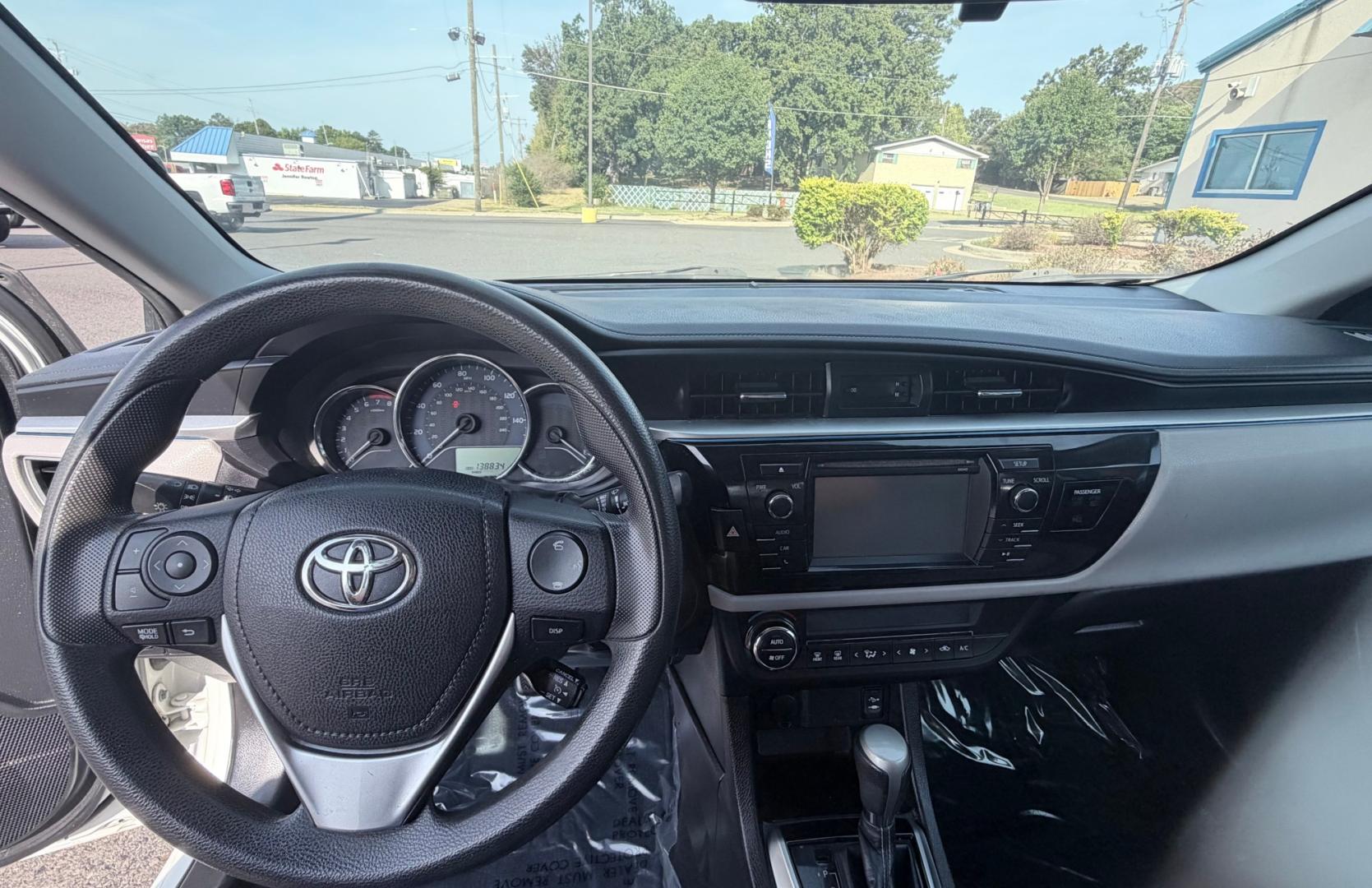 2014 WHITE /GRAY Toyota Corolla L 4-Speed AT (5YFBURHE6EP) with an 1.8L L4 DOHC 16V engine, 4A transmission, located at 1814 Albert Pike Road, Hot Springs, AR, 71913, (501) 623-1717, 34.494228, -93.094070- Photo#5