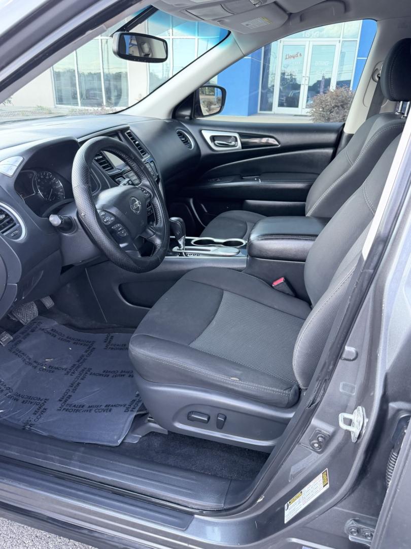 2020 GRAY Nissan Pathfinder SV (5N1DR2BNXLC) with an 3.5L V6 DOHC 24V engine, CVT transmission, located at 1814 Albert Pike Road, Hot Springs, AR, 71913, (501) 623-1717, 34.494228, -93.094070- Photo#3