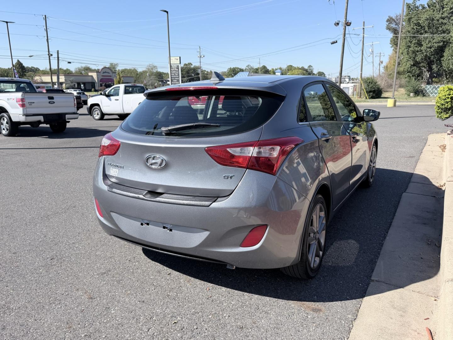 2016 Gray /Gray Hyundai Elantra GT A/T (KMHD35LH0GU) with an 2.0L L4 16V DOHC engine, 6A transmission, located at 1814 Albert Pike Road, Hot Springs, AR, 71913, (501) 623-1717, 34.494228, -93.094070- Photo#2